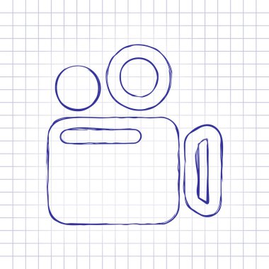 Basit video kamera simgesi. Elle çizilmiş resim kağıt sayfası. Mavi mürekkep, anahat kroki tarzı. Damalı zemin üzerine doodle