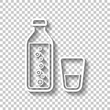 şişe su kabarcıkları ve cam bardak ile. basit simgesi. Gölge şeffaf arka plan üzerinde beyaz anahat işaretiyle