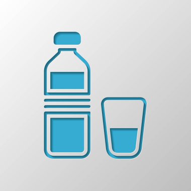 bir şişe su ve cam fincan. basit simgesi. Kağıt tasarımı. Gölge ile düzenlenen sembolü