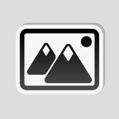 Dağlar ve güneş çift ile hayal et. Basit simgesi. Etiket tarzı ile beyaz ve gri arka plan üzerinde basit gölge