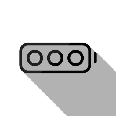 Basit boş pil, düzey yok. Uzun gölge beyaz arka planda siyah nesnesiyle