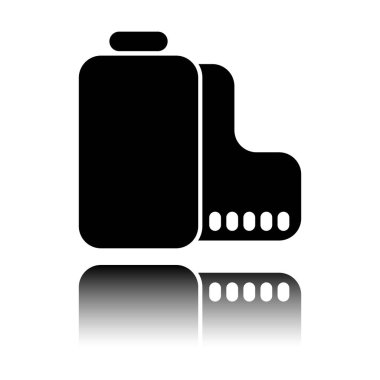 Kamera rulo simgesi. Fotoğraf veya video şeridi. Siyah beyaz arka plan ayna yansıması simgesiyle