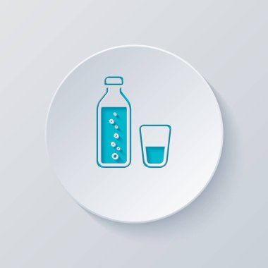 şişe su kabarcıkları ve cam bardak ile. basit simgesi. Gri ve mavi katmanları ile daire kes. Kağıt tarzı