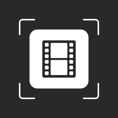 TV film şeridi ile. Beyaz nesne kamera otomatik odaklama koyu arka plan üzerinde