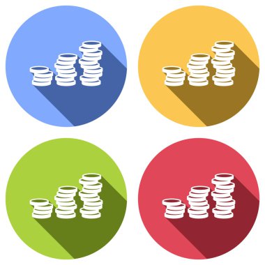 Sikke yığını, ekonomi büyür. Mavi, turuncu, yeşil ve kırmızı renkli daireler uzun gölge ile beyaz simgeler kümesi. Etiket tarzı