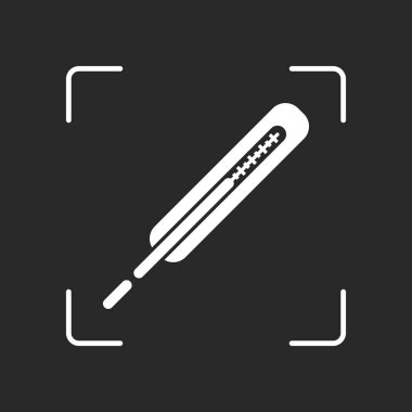 Tıbbi termometre vücut için. Beyaz nesne kamera otomatik odaklama koyu arka plan üzerinde