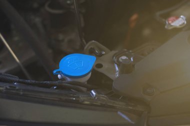 Silecek suyunu kontrol edin, doldurun ve temiz tutun, tra önce araba kontrol edin