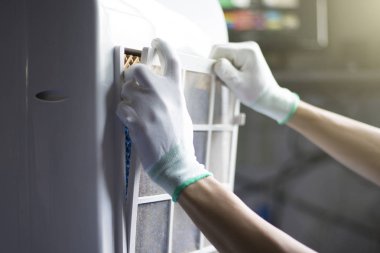 Kontrol ve evde elektrikli aletleri tamir, Tamirci olduğunu