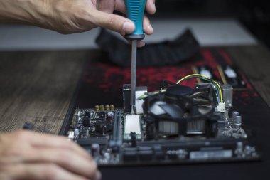 Bilgisayar performansını artırmak için cihazları değiştirme, Uzman sabitleme