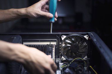 Bilgisayar tamir ve bakım, Teknisyen bilgisayar sabitleme bir