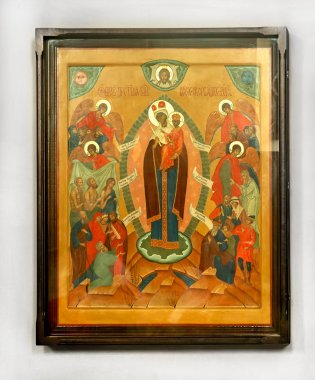 Beyaz arka plan üzerinde ahşap Hıristiyan Ortodoks simgesi