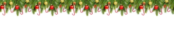 Julgran grenar på vit bakgrund som en kantlinje eller mall — Stockfoto
