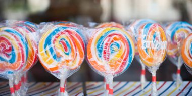 Barcelona, İspanya - 23 Eylül: stick şeker karamel renkli çeşitli