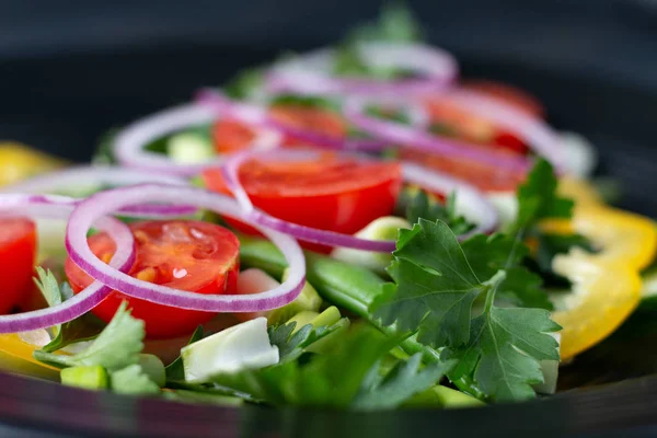 sebze salatası. Sağlıklı vegan superfood