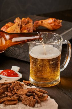 bira, hapşırık ve tavuk