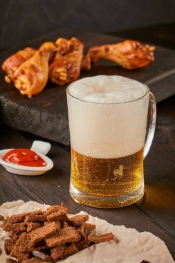 bira, hapşırık ve tavuk