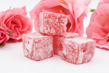 Gül aromalı Türk Lokumu