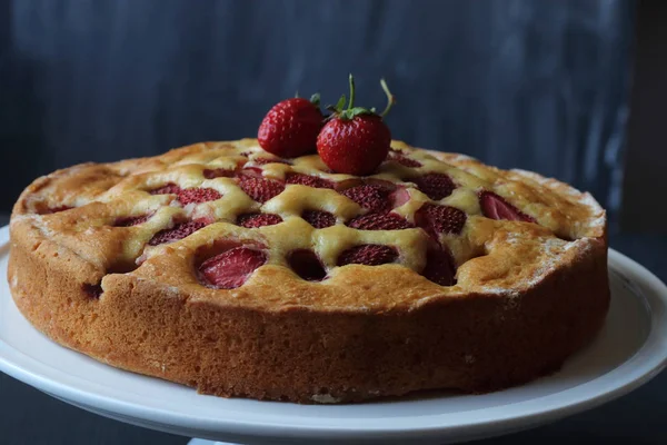 Strawberry Cake Black Background — Stock Photo, Image