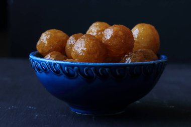 Türk geleneksel tatlı lokma