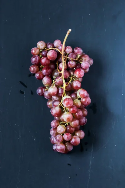 Red Grapes Black Background — Stock Photo, Image