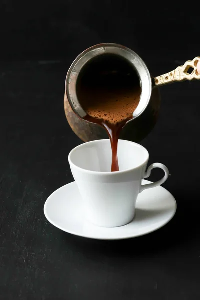 Török Kávé Kávé Öntés — Stock Fotó