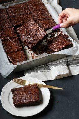 Ev yapımı kek çikolatalı kek