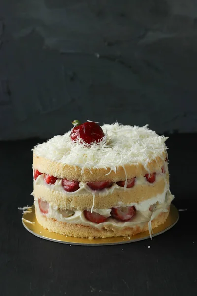Strawberry Cake Delicious Layer Fruit Cake — Stock Photo, Image