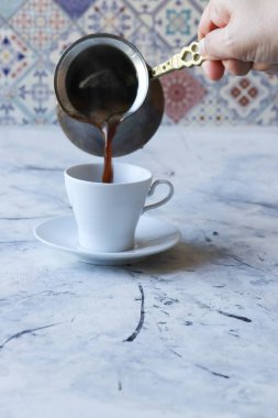 Bir çini üzerine Türk kahvesi