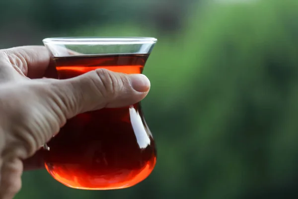 Glass Black Tea Hand Holding Glass Turkish Tea — Stock Photo, Image