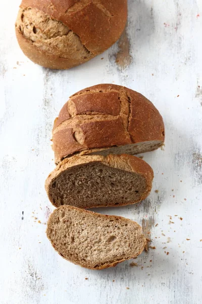 Brot Vollkornweizenbrot Auf Weißem Hintergrund — Stockfoto