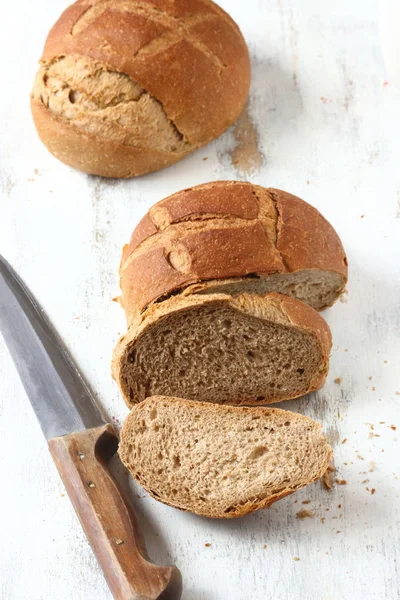 Brot Vollkornweizenbrot Auf Weißem Hintergrund — Stockfoto