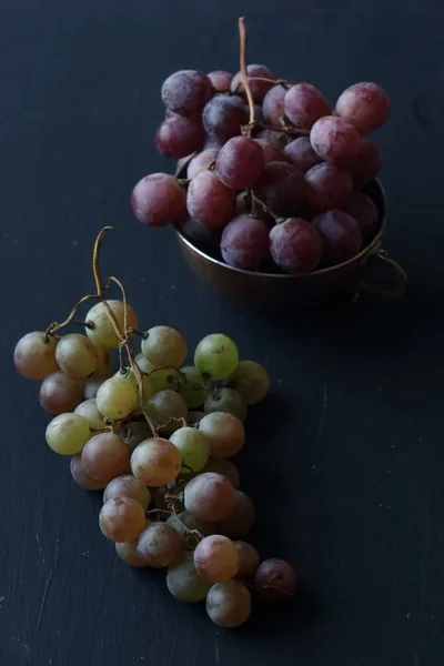 Frutas Uva Fundo Preto — Fotografia de Stock