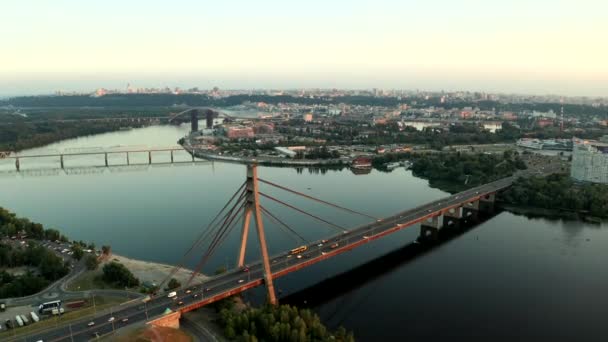 Drohne Views Footage Spannen Halbkreis Die Brücke Die Kamera Blickt — Stockvideo