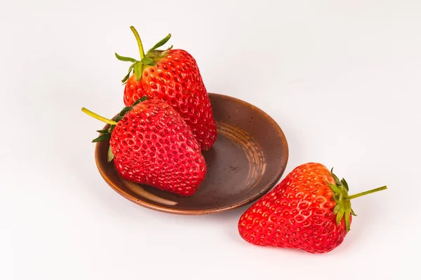 Taze çilek, cazip kırmızılar ve tatlı eti insanlar arasında popüler ve vejetaryenlik ve sağlıklı beslenme bir temsilcisidir.