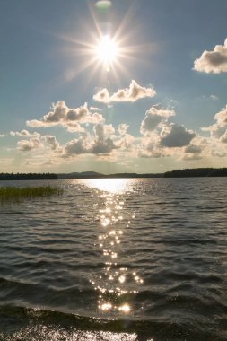 Göl üzerinde bulutlar. Sibirya manzara. Tagasuk Gölü, Rusya (Rev.2)
