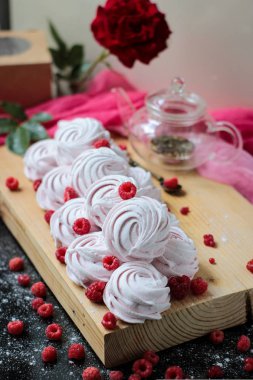 Ev yapımı ahududu Marshmallow taze çilek