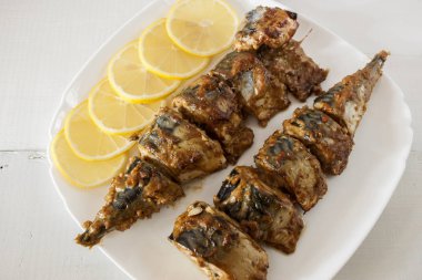 Uskumru soya-Hardal soslu ızgarada pişmiş dilim