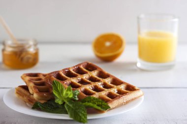 Viyana ve Belçika Waffle bal ile