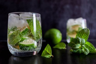 Buz meşrubat mojito limon ve nane ile