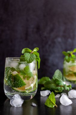 Buz meşrubat mojito limon ve nane ile