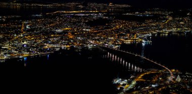 geceleri norveçte tromso