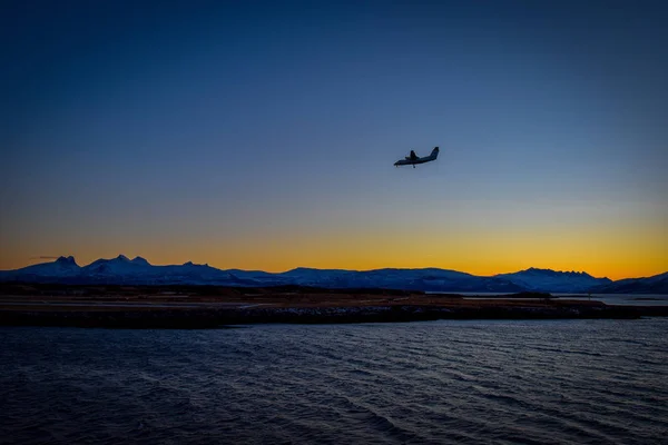 Samolot Lądowania Norwegii Bodo — Zdjęcie stockowe