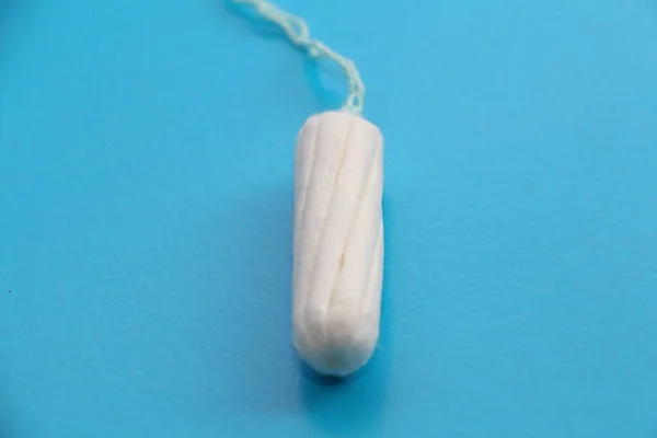 Een Hygiënische Tampon Vrouwelijke Hygiëne Persoonlijke Verzorging Kritieke Dagen Van — Stockfoto