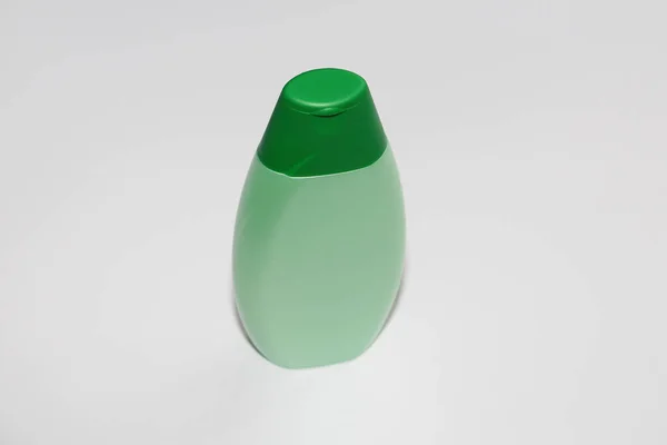 Eine Plastikflasche Auf Weißem Hintergrund Flasche Ohne Etikett Verpackungen Für — Stockfoto