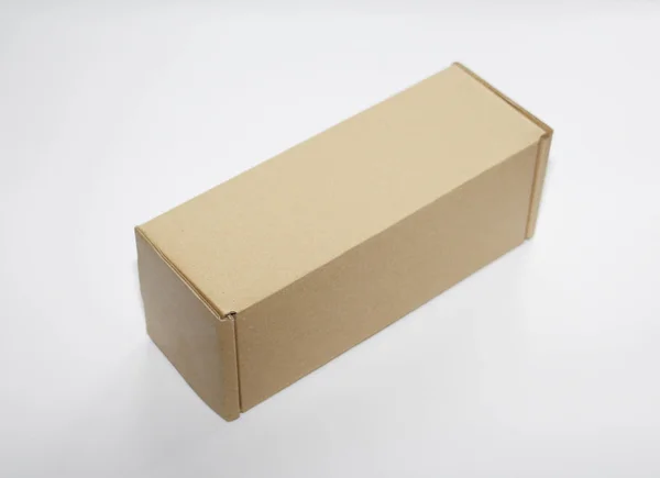 Горизонтальна Картонна Коробка Коричнева Картонна Коробка Одного Тону Білому Тлі — стокове фото