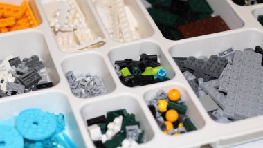 Kutu Tasarımcısı ayrıntılarla. Tasarımcısı robotlar Meclisi.