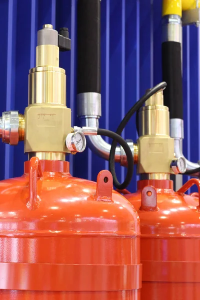 Instalación automática de extinción de gas. Sistemas modulares de extinción de incendios de gas . — Foto de Stock