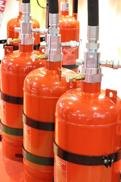Automatikus gázzal oltó telepítés. Moduláris gáz tűzoltó tűzoltó rendszerek. — Stock Fotó