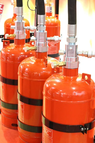 Automatikus gázzal oltó telepítés. Moduláris gáz tűzoltó tűzoltó rendszerek. — Stock Fotó