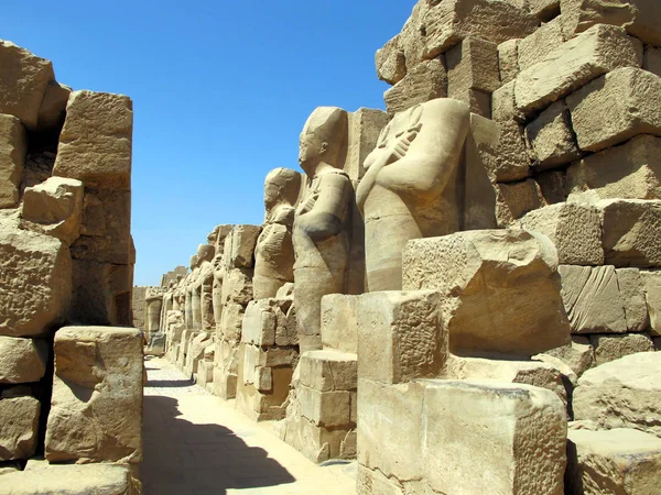 De tempel van Karnak in Luxor is de grootste tempel complex van het oude Egypte. — Stockfoto